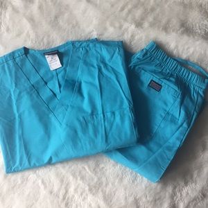 NWT Cherokee Teal scrub top and bottom